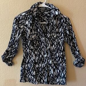 EUC: Black and White Button Down Ann Taylor Shirt - Size: 0P